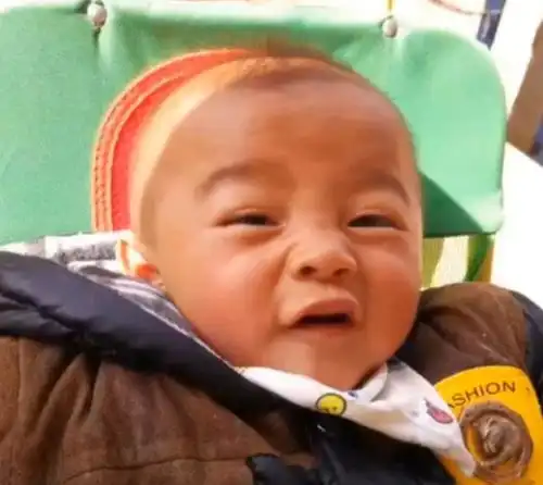 奇闻宝妈嫌儿子长得丑想扔掉,看到六岁照片时,网友俺要去捡