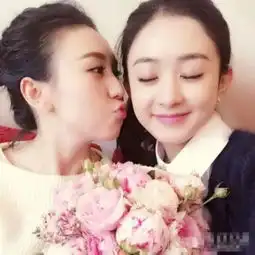 脸圆又怎样赵丽颖一路好运靠从不v脸