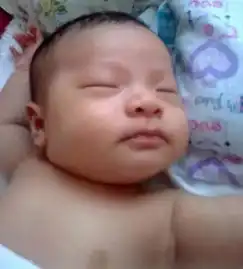 妈妈说我生下来时长得太丑,差点没把我扔了