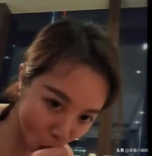 女律师在工作群自曝与上司出轨细节,发上半身赤裸照片令人咋舌