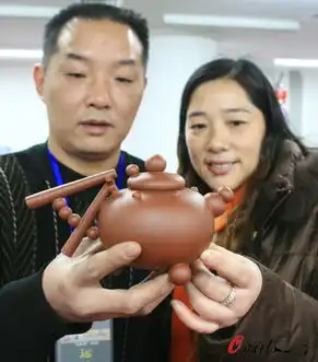 一杆到顶紫砂壶亮相丁妈妈爱不释手