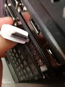 我家电脑换个独立显卡后显示器没反应