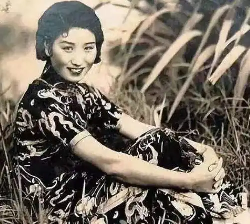 恶有恶报为何在佘爱珍身上失灵了看看她彪悍且深的江湖道行