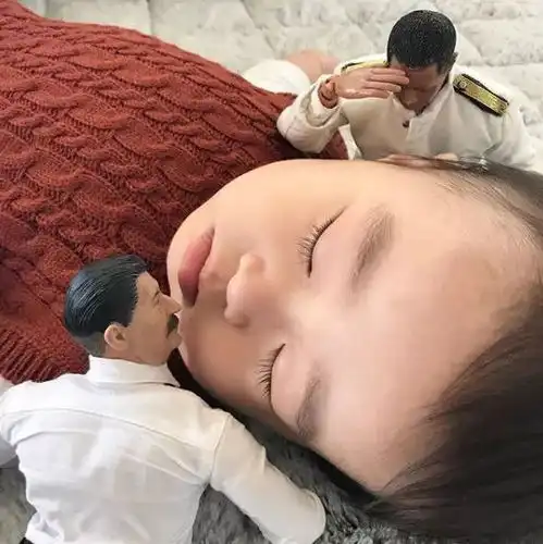 太魔性这组奶爸摆拍照片,简直是晒娃界的一股泥石流