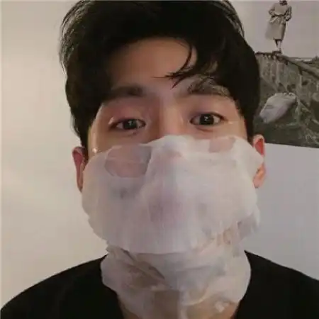 男生和狗的头像,喜欢狗狗的男生头像只有一部分