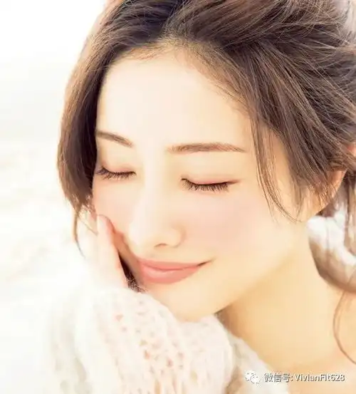 从土圆肥到国民女神,35岁日本女星石原里美凭颜值逆袭为男神收割机,少女美肌离不开独家小秘诀