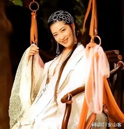 再看水浒传怪不得武大郎死有余辜,你看他和潘金莲的那些事