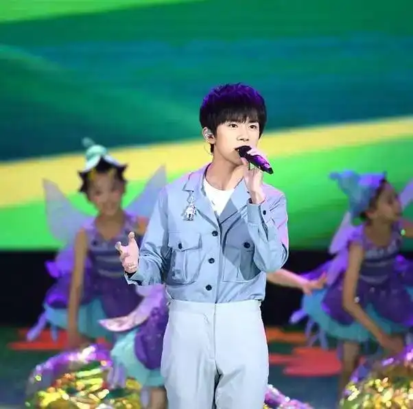 tfboys儿童节上央视独缺他,易烊千玺说出做为兄弟的心里话