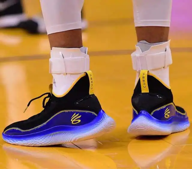 nba球员上脚莫兰特穿kobe9,特步和李宁的球鞋都有