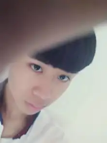 给几张真人16岁帅哥同一个人照片