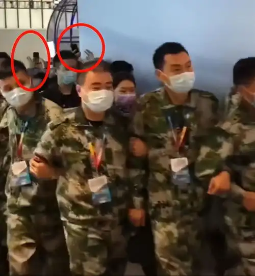 马天宇获30多名保安手拉手保护,行走其中疑默许,现场并无粉丝