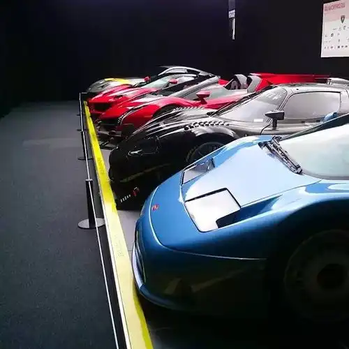 红色毒药兰博基尼venenoroadster红色辣马法拉利laferrari