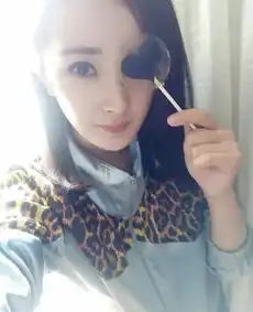 论拍照怎么显脸小,我只服杨幂