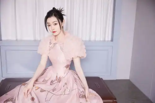 宋轶元宵晚会嗨唱虎步舞热闹欢喜庆团圆佳节