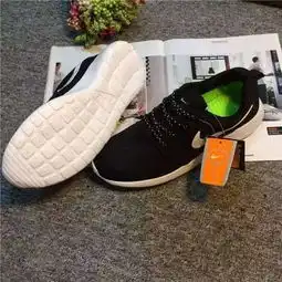 nike伦敦超级保健运动鞋,做最时尚的领潮人