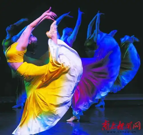 展青春风采46名舞蹈生塑造光
