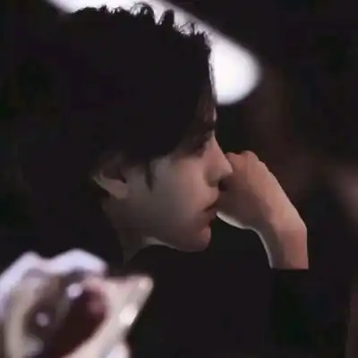 苏瓷成熟高冷男头优质成熟时尚高冷超酷