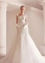 偏爱性感美人鱼式婚纱礼服