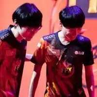 国服路人王小新头像
