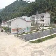 莫拉代村