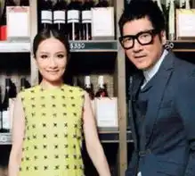 他5次出演西门庆,曾和梅艳芳传情,一直不育,今却晒全家福