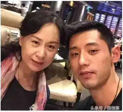 张继科发微博母亲年轻照片网友青岛大美女