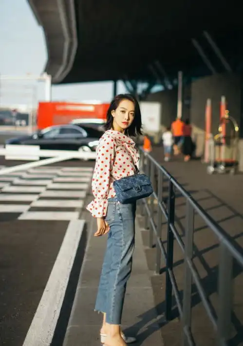 戚薇引领新潮流,娜扎美成初恋,杨幂男友风衬衫酷到起飞