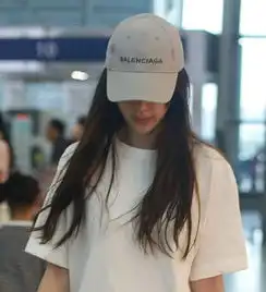 baby尴尬了穿绿色a字裙,少女感没穿出来,反成大妈款