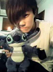 求一个帮我把图片上的字去掉的人,给分的