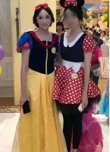 纪晓波为子摆庆生宴吴佩慈变身白雪公主温婉端庄