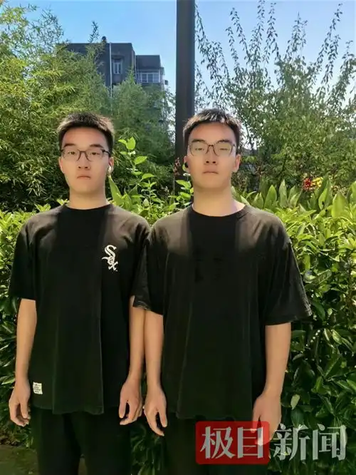 潜江双胞胎兄弟同班12年,即将成为湖大同窗