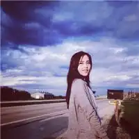 头像女生唯美小清新海边图片精选树叶沙沙响陪我去流浪

