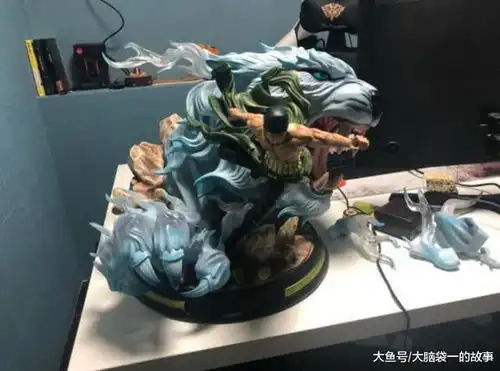 网友晒索隆八万手办,威风凛凛霸气侧漏,坐骑口水是亮点