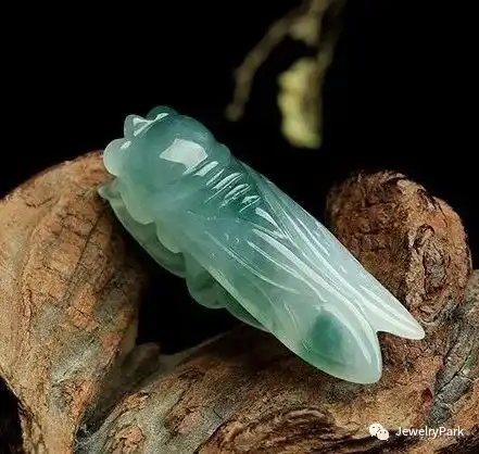 知道天天戴身上的翡翠有什么寓意吗