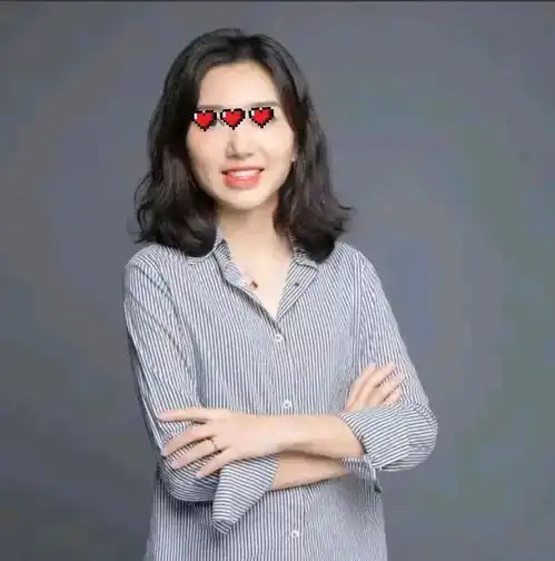 看看这位刚从法院出来的律师和他相比,北京女律师显然很幸运