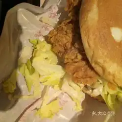 麦当劳延吉路餐厅的经典麦辣鸡腿汉堡好不好吃用户评价口味怎么样青岛美食经典麦辣鸡腿汉堡实拍图片大众点评