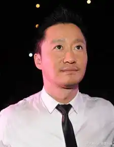 吴京获最佳男主角庆功,与明星合影出现两个人,粉丝看完要脱粉