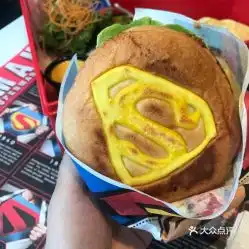 dc超级英雄咖啡屋滨海湾金沙店的超人双层汉堡包套餐好不好吃用户评价口味怎么样新加坡美食超人双层汉堡包套餐实拍图片大众点评
