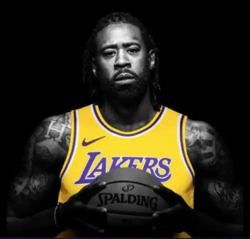 一夜2签1裁绿军锁定拉文,小加新决定,小乔丹表态,欧文谈德隆2cba