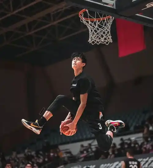 吵翻了中国小将收到耐克篮球峰会邀请他会去吗