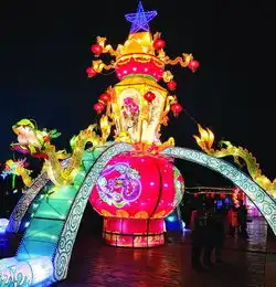 兴县梦幻灯海醉游人图