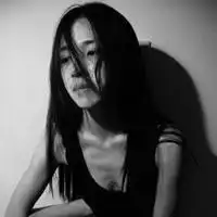 qq头像一见钟情不过是见色起意女生伤感