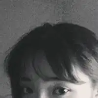 喜怒哀乐qq女生黑白头像图片害怕直觉会错了意才站在原地