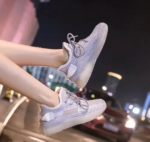 yeezy品牌故事为何那么多大佬一直钟爱他