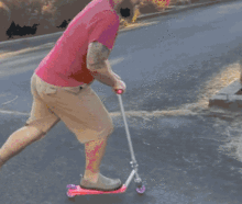 爆笑gif趣图不像你的风格啊乌鸦哥,应该早就掀桌了