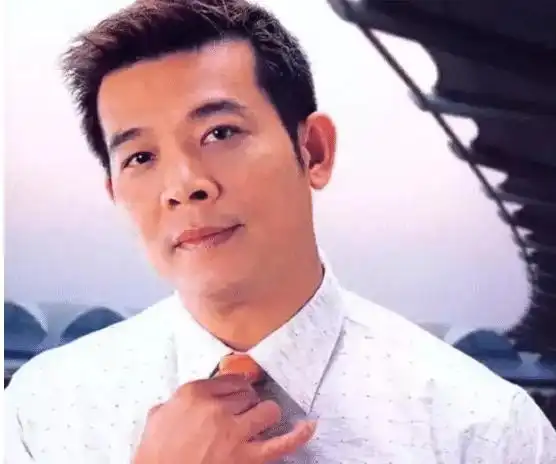 演坏人一绝,不输黄秋生,却从影36年第一次拿奖
