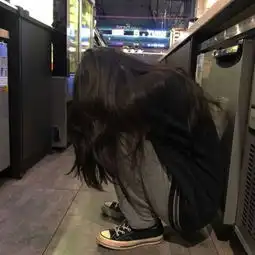 唯美背影女生头像
