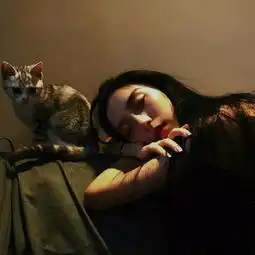 头像浓重的鼻音和红肿的眼睛,是我爱过你的痕迹