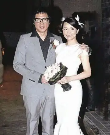 单立文娇妻比他小13岁,和梅艳芳有过一段情,西门庆被他演活了
