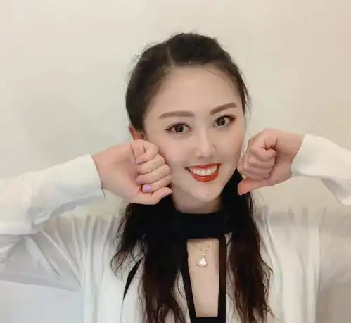 国乒的狼又来了,日乒小将世青赛独揽四冠,她的教练是位四川美女